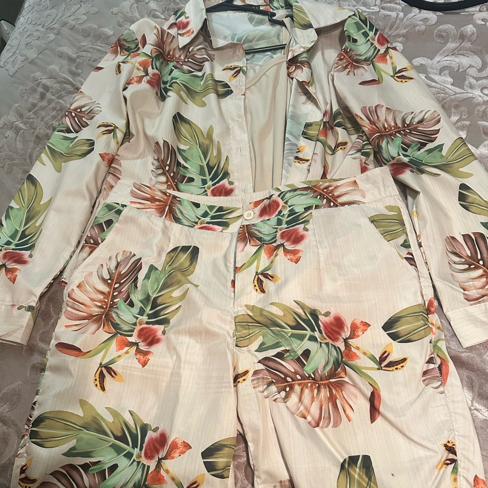 3 pc set, xl tropical print . Worn once
